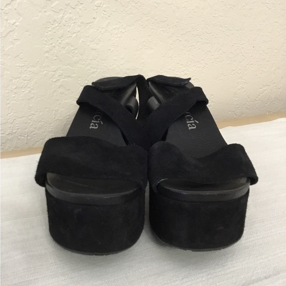 Pedro Garcia Elegant Black Wedge Sandals - Picture 10 of 10